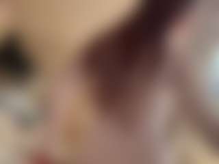 Live cam show with ElsaKisamore - Little on Milfs Live