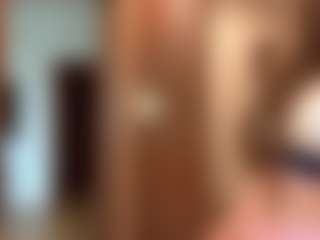 Live cam show with ElsaKisamore - Long Hair on Milfs Live