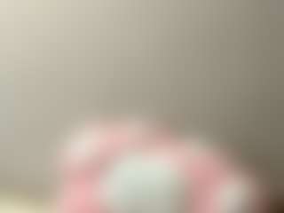 Live cam show with ElsaKisamore - Average on Strip Flash - Live Sex Shows