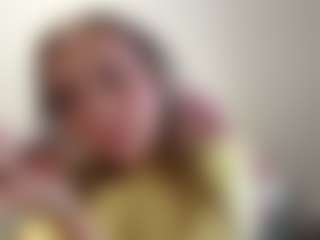 Live cam show with ElsaKisamore - Little on LiveSexCams6
