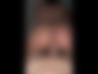 EmmaSweett04's Live Sex Cam Show