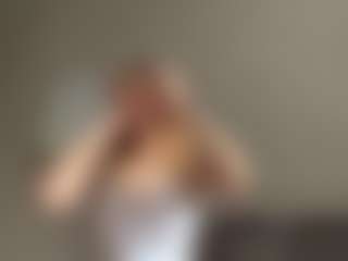 GlendaTrotty's Live Sex Cam Show