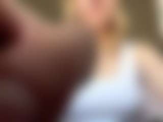 Live cam show with GlendaTrotty - Athletic Public on galaxygirlnitro.com