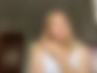 Live cam show with GlendaTrotty - Double Penetration on CamClone