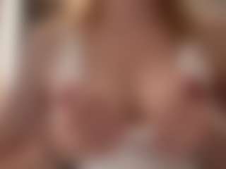 GlendaTrotty's Live Sex Cam Show