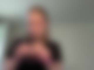 LeonaGoldermann's Live Sex Cam Show