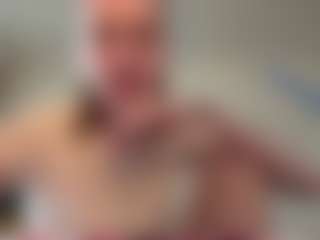 LeonaGoldermann's Live Sex Cam Show