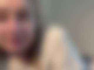 Live cam show with LeonaGoldermann - Body Massage on Milfs Live