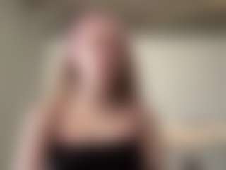 Live cam show with LeonaGoldermann - Gray Eyes on SinfulBabes