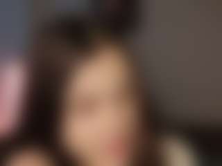 Live cam show with Alina - Average on Camming Site