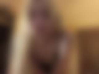 Live cam show with Hanna - Ebony College on Camsoda