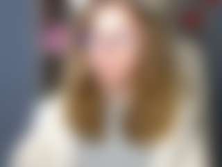 Live cam show with AnniBrown - Red Hair Squirt on AdultVida.com