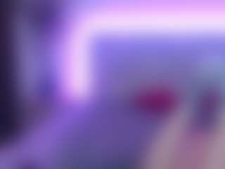 Live cam show with AnniBrown - Strapon on Camsoda