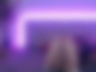 Live cam show with AnniBrown - Strapon on Camsoda