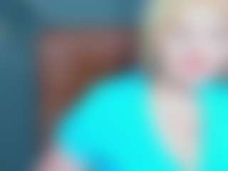 Live cam show with KiraSmiling - Dildo Or Vibrator on xplaylive.com