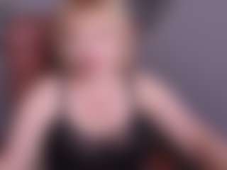 KiraSmiling's Live Sex Cam Show