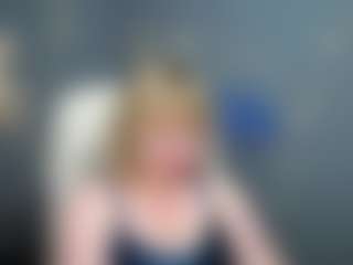Live cam show with KiraSmiling - Blonde Hair Middle Aged on Dare Cams