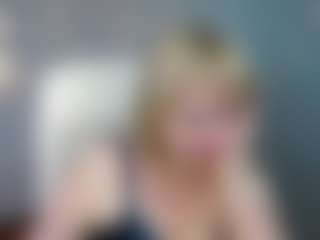 Live cam show with KiraSmiling - Granny Blonde Hair on Sweet Sext