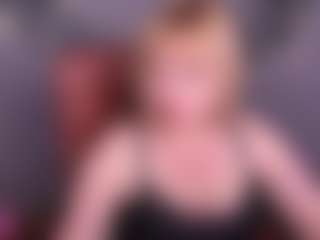 Live cam show with KiraSmiling - Small Tits Mature on Camsoda