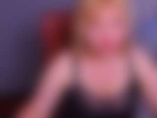Live cam show with KiraSmiling - Upskirt on Gym Cam Girls
