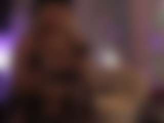 Live cam show with Lynzai6767 - Striptease Teen (18+) on Pornisteam.com
