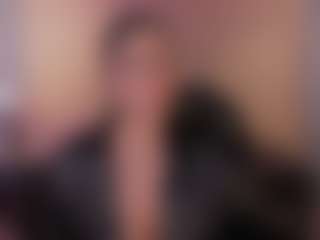 Live cam show with MaddisonLoweX - Erotic Dance on CamwithHer