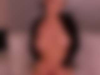 Live cam show with MaddisonLoweX - Natural on Uber Horny