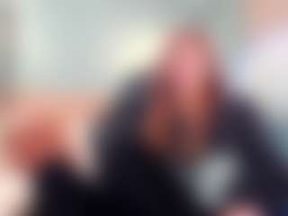 Live cam show with Nora-Vennucci - New Teen (18+) on CamClone