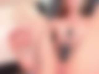 Live cam show with Nora-Vennucci - Body Massage on CamwithHer