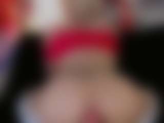 Live cam show with Pearl-sexy - Nipple Piercings on CSO-WL