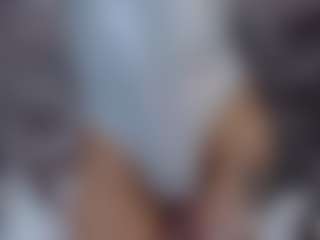 Live-Cam-Show mit Pearl-sexy - Nipple Piercings auf Camsoda