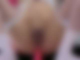 Live cam show with Pearl-sexy - Nipple Piercings on StripNow