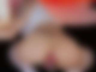 Live cam show with Pearl-sexy - Blue Eyes on StripNow