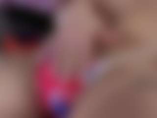 Live cam show with Pearl-sexy - Muscular on xxxlivecams.org