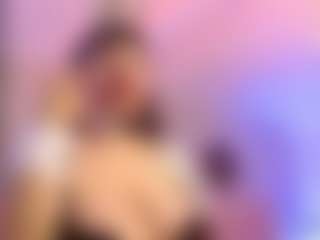 Live cam show with ValkiriaBennett - New Teen (18+) on intimatelivegirls.com