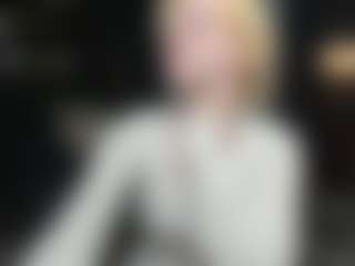 Live cam show with AnnitaShadd - Striptease on luckytryst.com