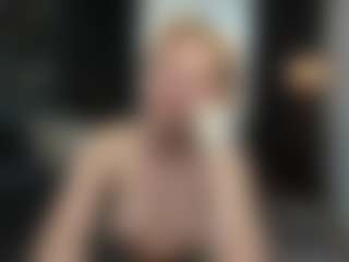 Live cam show with AnnitaShadd - Fetish Big Tits on xDating