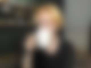 Live cam show with AnnitaShadd - Striptease on pussylord.com