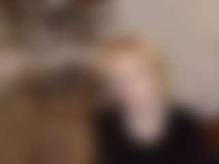 Live cam show with AnnitaShadd - Striptease on SquirtSoMuch