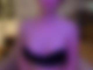 Live cam show with AnnitaShadd - Glasses on TastyBlacksLive