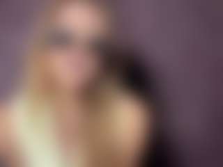 EileenVetere's Live Sex Cam Show