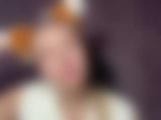 Live cam show with EileenVetere - Petite Teen (18+) on SpunkLive