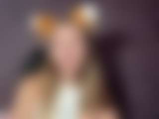 Live cam show with EileenVetere - Bedroom on CamwithHer