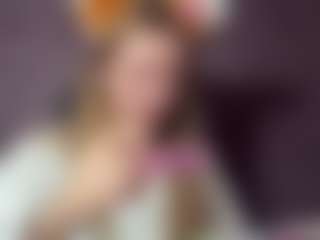Live cam show with EileenVetere - Athletic Brown Eyes on Hubzter Live