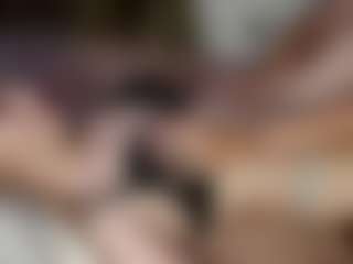 Live cam show with EllisHaan - Shaved Pussy on https://playwithruby.com