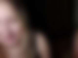 Live cam show with EllisHaan - Normal on Cam Slut