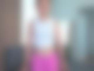 Live cam show with LuiseBoclair - New Petite on Hubzter Live