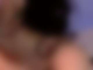 Live cam show with amelia-13 - Tease on AdultVida.com