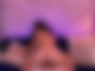 Live cam show with Carolyn-collins - College on Camsoda