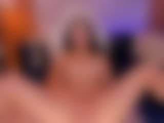 Live cam show with Carolyn-collins - Petite on CamwithHer